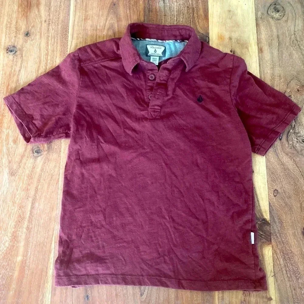 Volcom M wine color shirt button collar